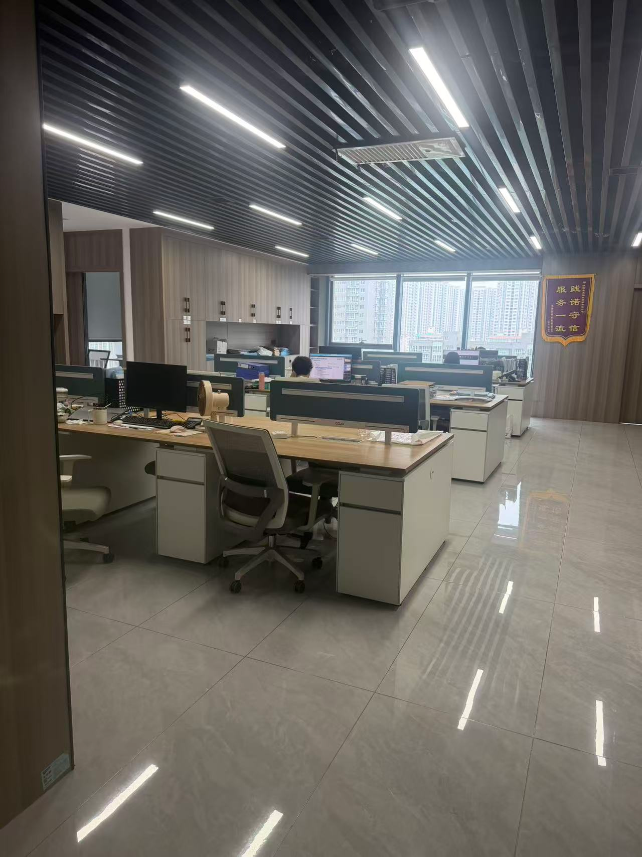 公司开放式办公区实景